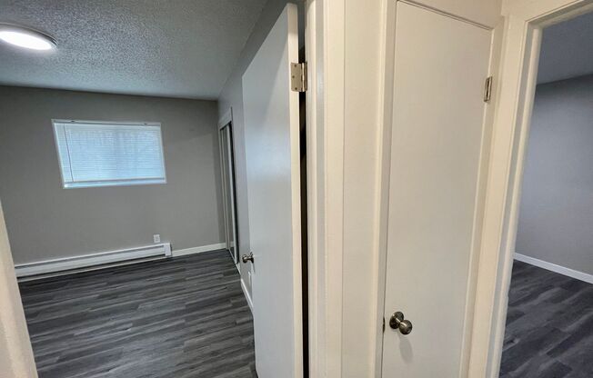 2 beds, 1 bath, 760 sqft, $1,100, Unit 12