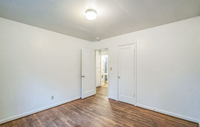 2 beds, 1 bath, $2,195