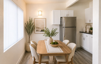 2 beds, 1 bath, 900 sqft, $2,295, Unit 633-44
