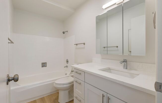 1 bed, 1 bath, 766 sqft, $2,225, Unit 102