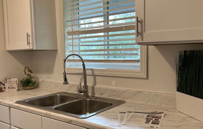 1 bed, 1 bath, 575 sqft, $1,189, Unit 43