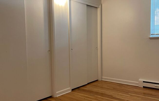 1 bed, 1 bath, 450 sqft, $1,225, Unit 8