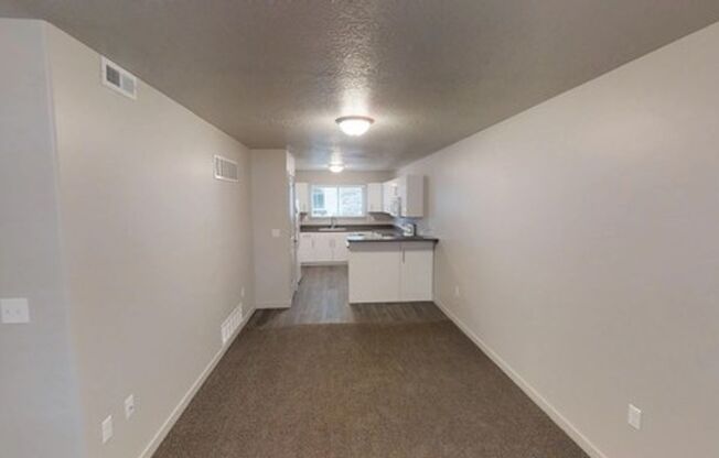 2 BED 1 BATH APARTMENT FOR RENT IN OREM!!!