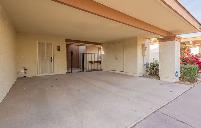 Fresh & Clean Townhome in North Phx!