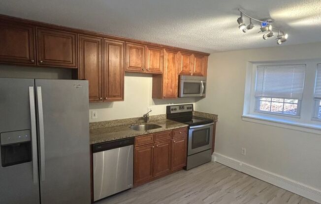 2 beds, 1 bath, 740 sqft, $2,100, Unit 31 #5