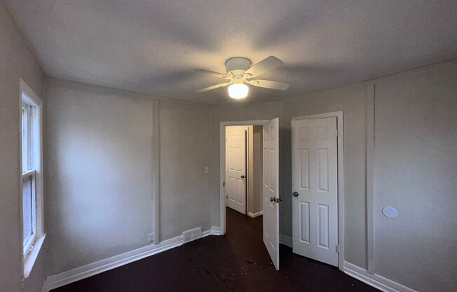 3 beds, 1 bath, $1,100