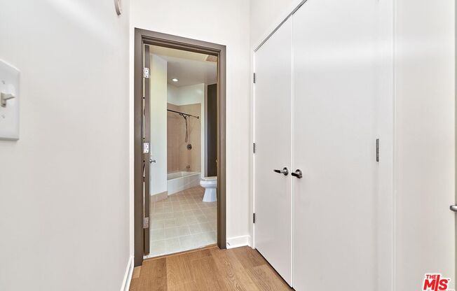 2 beds, 2 baths, 1,010 sqft, $3,050, Unit 404