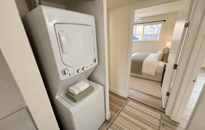 2 beds, 1 bath, 882 sqft, $1,195, Unit 1