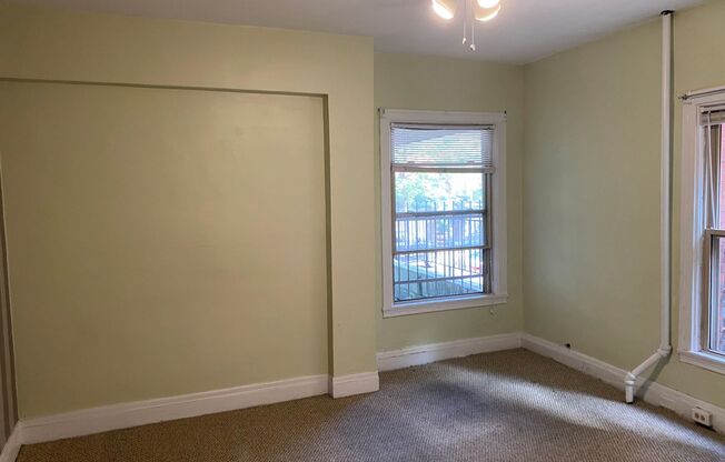 3 beds, 1.5 baths, $2,175, Unit 5806 Howe - 1
