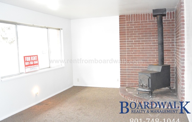 5 beds, 2 baths, $2,300