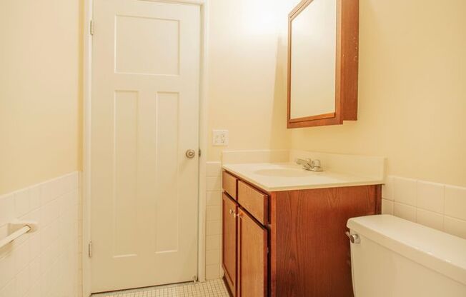 2 beds, 1 bath, 756 sqft, $1,325, Unit 824-203