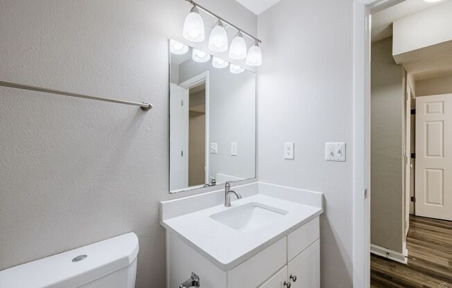 2 beds, 2 baths, 1,000 sqft, $1,450, Unit 2040