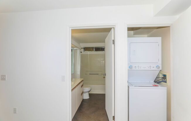 1 bed, 1 bath, $2,400, Unit APARTMENT 82