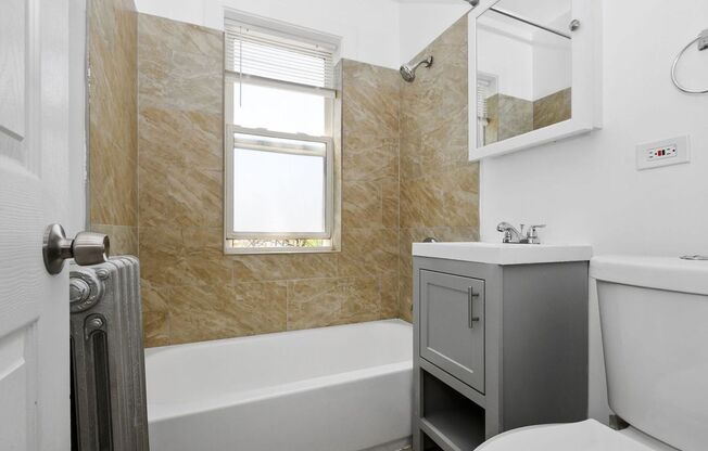Studio, 1 bath, 270 sqft, $995, Unit 304