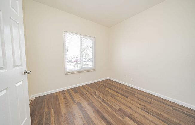2 beds, 1 bath, $1,975, Unit 100