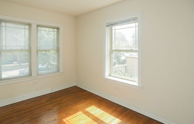 2 beds, 1 bath, 854 sqft, $2,750, Unit 3816S-1E