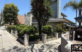 11614 Bellflower Blvd.
