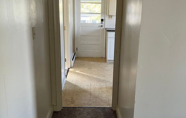 4 beds, 1 bath, $1,000