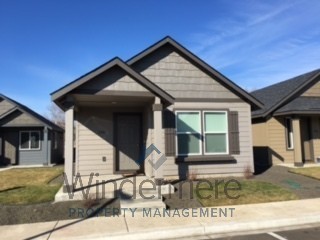 3 beds, 2 baths, 1,064 sqft, $1,695, Unit chin234-1