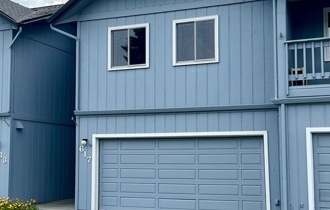 High speed internet included - 3 bedroom townhouse