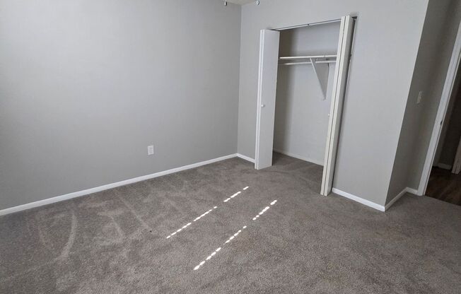 1 bed, 1 bath, 800 sqft, $800, Unit 08
