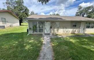 $799 RENT $799 Deposit/ 2 bd / 1 ba Grandview Duplex - 6206 E 153rd St #A, Grandview, MO 64030