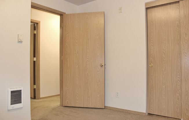 3 beds, 2 baths, 1,091 sqft, $1,799, Unit 301