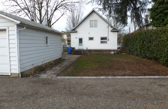 3 beds, 2 baths, $2,495