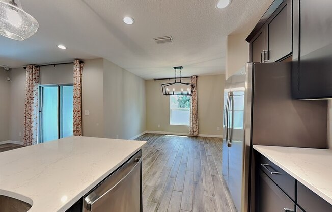 1245 CELERY OAKS LN