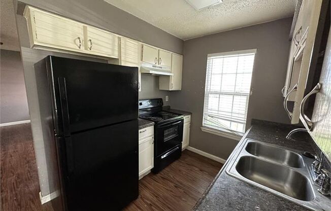 Charming 2-Bedroom Townhome for Rent in Prime East Austin Location – Your Ideal Urban Retreat!