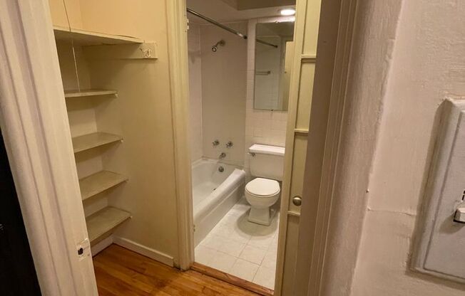 Studio, 1 bath, 400 sqft, $1,450, Unit 421-#411