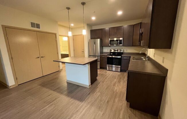 1 bed, 1 bath, 705 sqft, $1,395, Unit 106