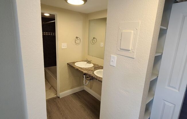 2 beds, 1 bath, 842 sqft, $1,399, Unit Apt 11