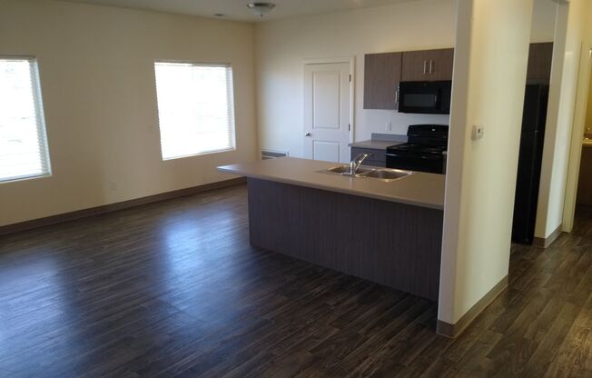 2 beds, 1 bath, 870 sqft, $1,225, Unit 21