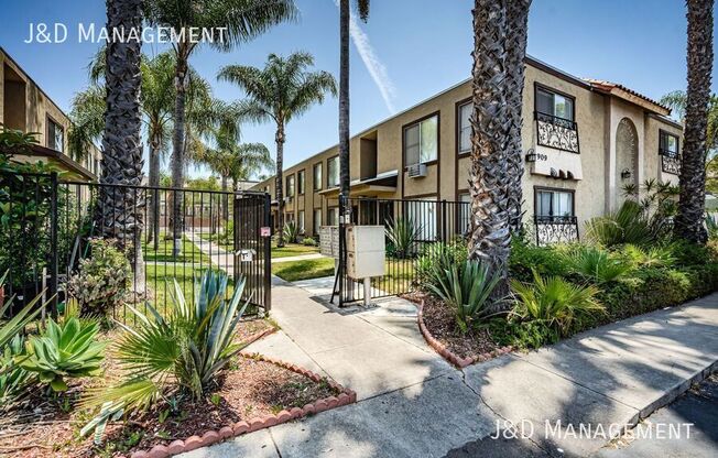 909 S. SUNSHINE AVENUE