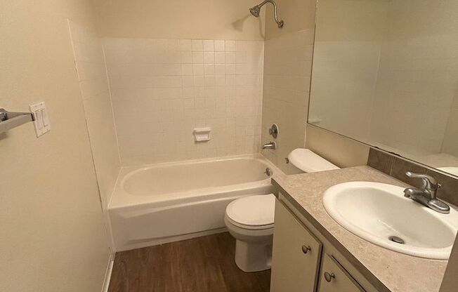 1 bed, 1 bath, 528 sqft, $1,475, Unit 402