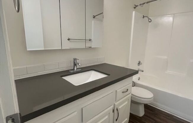 1 bed, 1 bath, 592 sqft, $2,045, Unit 1