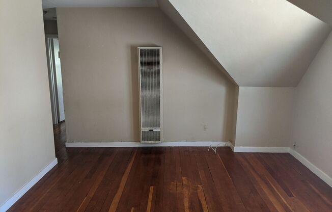 1 bed, 1 bath, $1,800, Unit 4