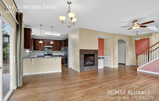 746 SUNDOWN DR