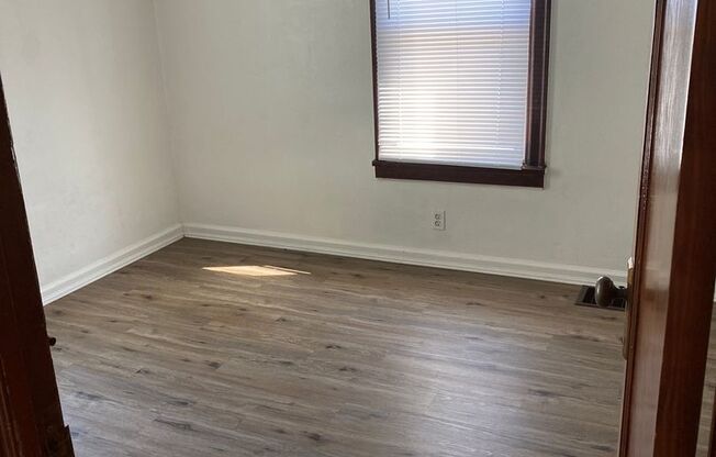 4 beds, 1 bath, $1,200, Unit 11202 (Upper)