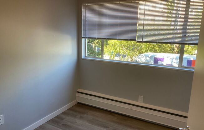 2 beds, 1 bath, 800 sqft, $2,095, Unit 325