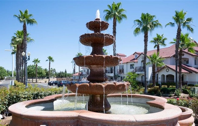 Courtyard Garden at Dominion Courtyard Villas, California, 93720