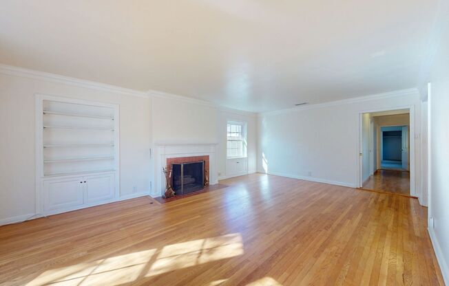 Spacious 4-bed Pasadena home with stunning garden!