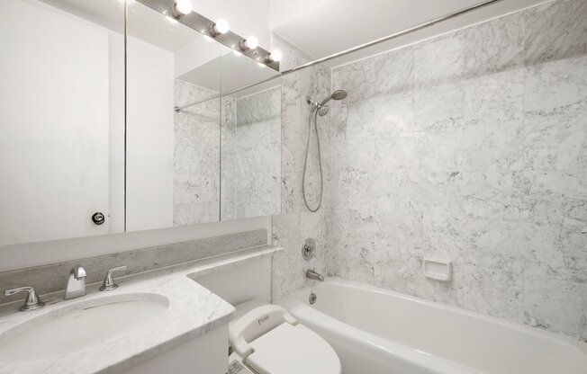 1 bed, 2.5 baths, 770 sqft, $4,995, Unit 26B