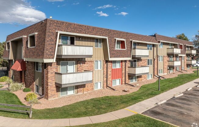 2 beds, 1 bath, 950 sqft, $1,050, Unit 3021-108