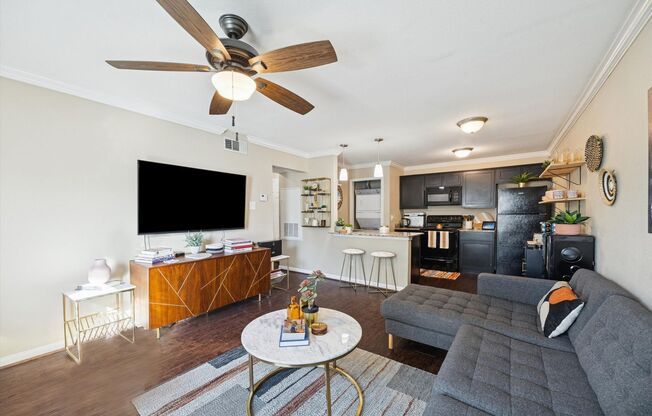 1 bed, 1 bath, 616 sqft, $1,195, Unit 70