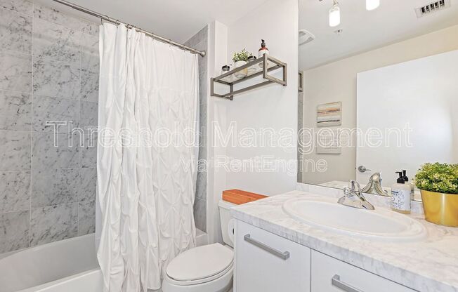 2 beds, 2 baths, 989 sqft, $3,300, Unit 2202