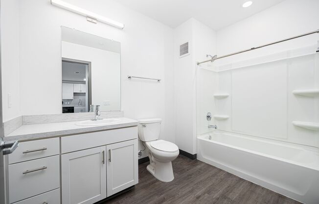 2 beds, 2 baths, 987 sqft, $1,775, Unit 708