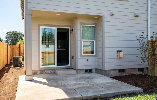 Newly Built 3 Bed / 3 Bath Duplex! $500 Amazon Gift Card! First 1.5 Month's Rent Is Free!