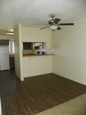 2 beds, 2 baths, 950 sqft, $1,300, Unit 302